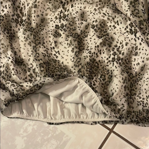 Leopard Print Women's Top - Picture 3 of 4